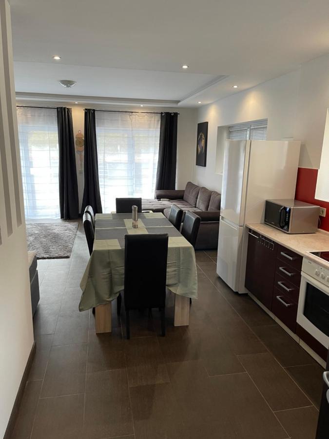 Malibu Apartman & Jacuzzi Miskolc Exterior foto